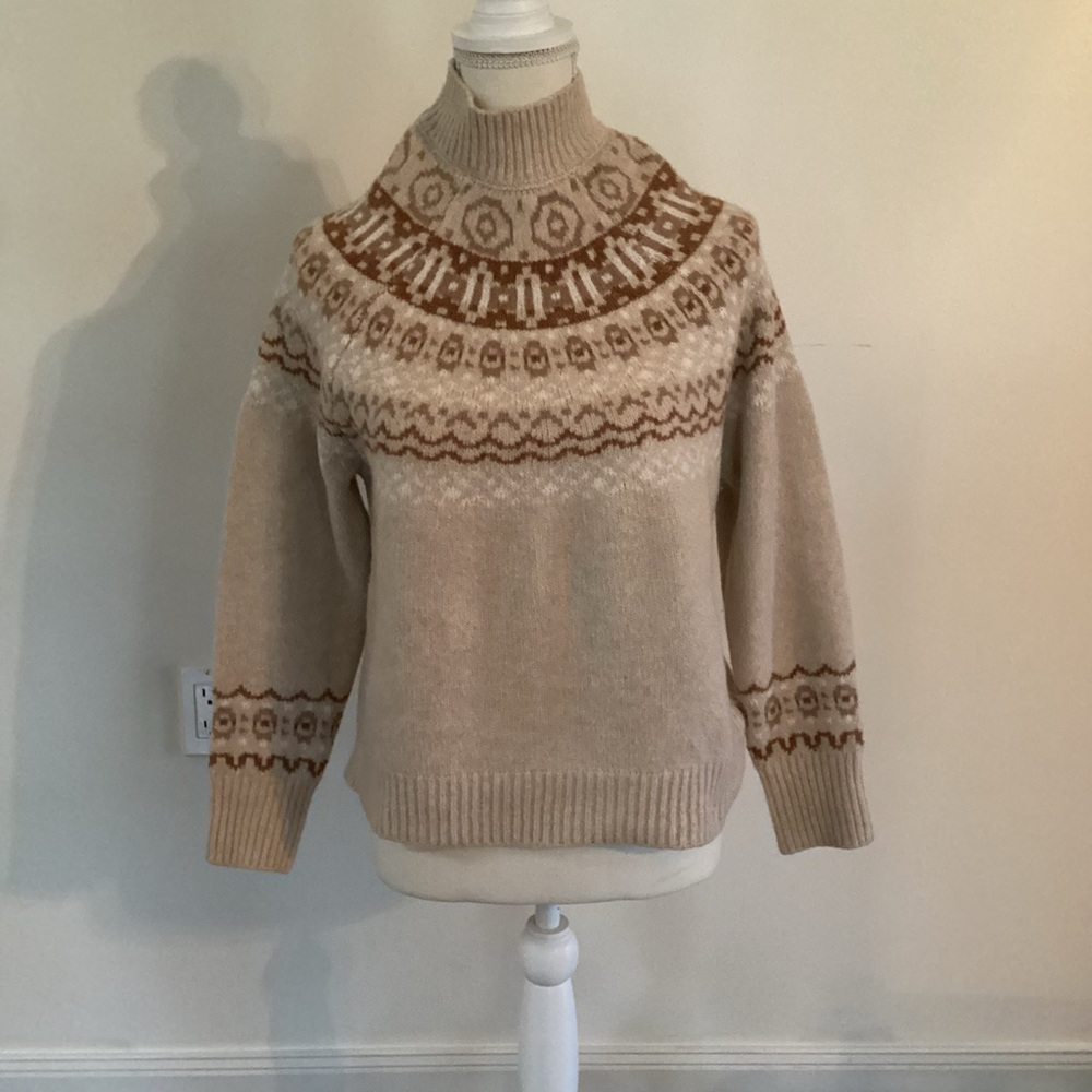 Cupcakes and Cashmere Sweater Women’s Size Small
